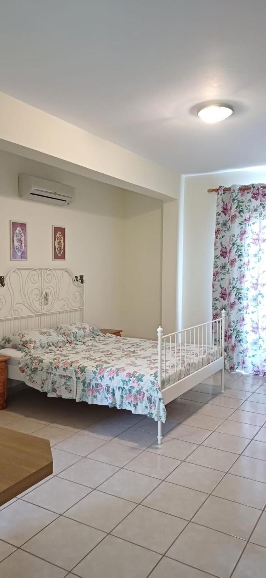 Flora Corfu - Adults Only * Benitses (Corfu)